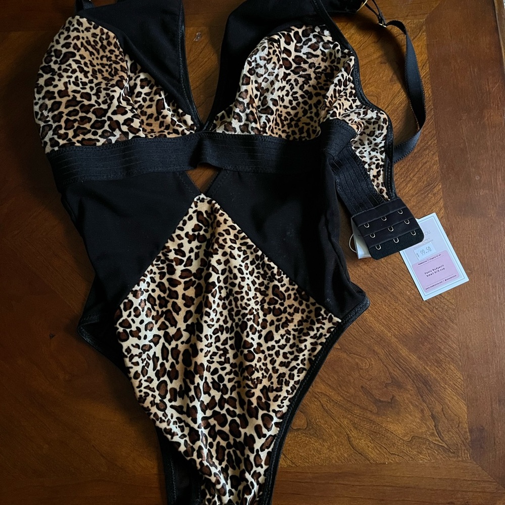 Madalynne Fenix bodysuit small G/H cup